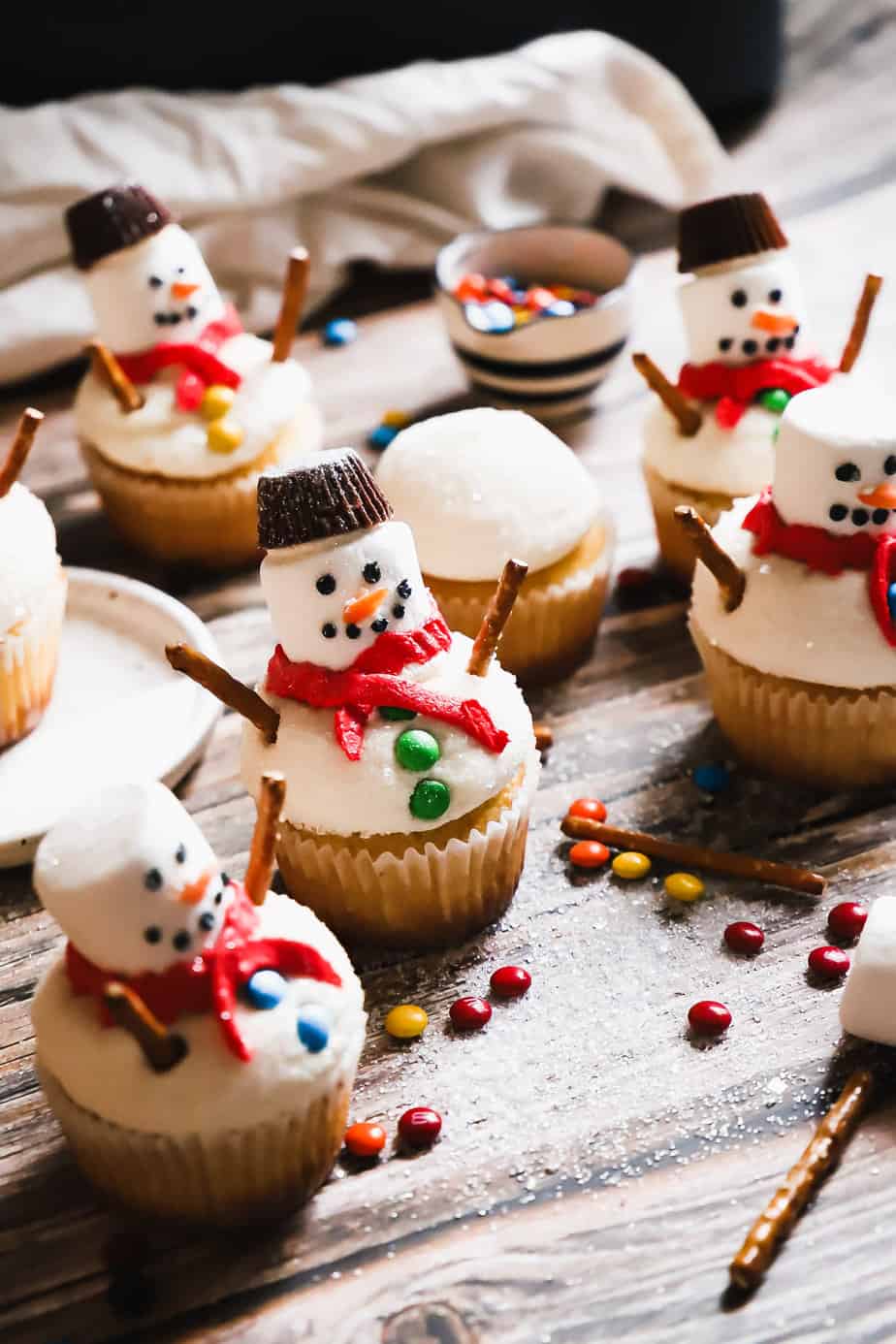snowman cupcakes