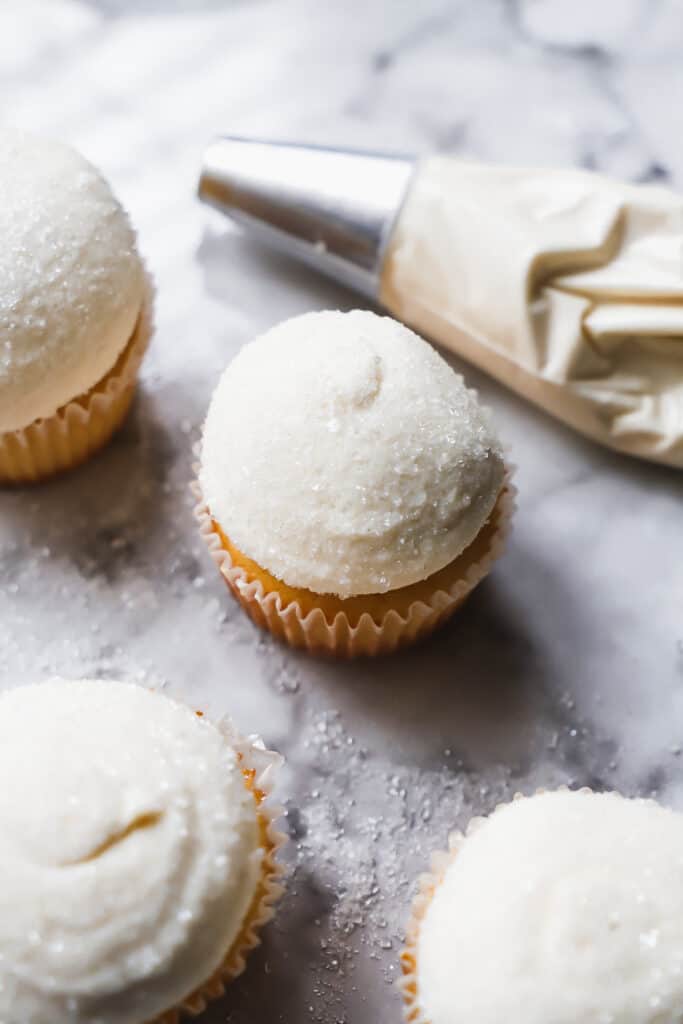 snowball cupcake decorating