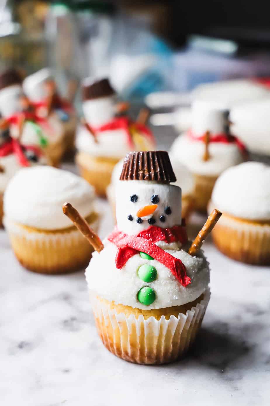 snowman cupcakes step 10