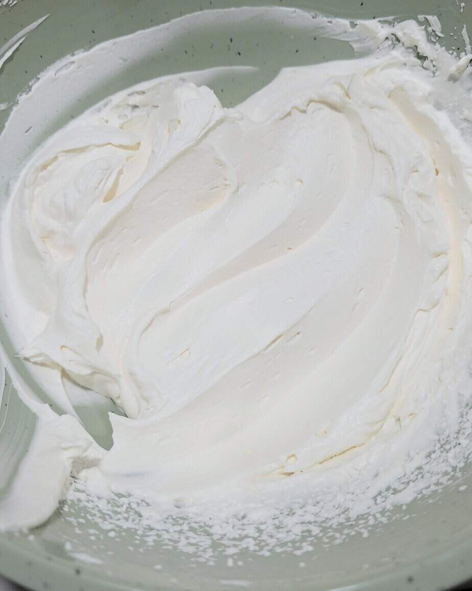 whipped cream frosting