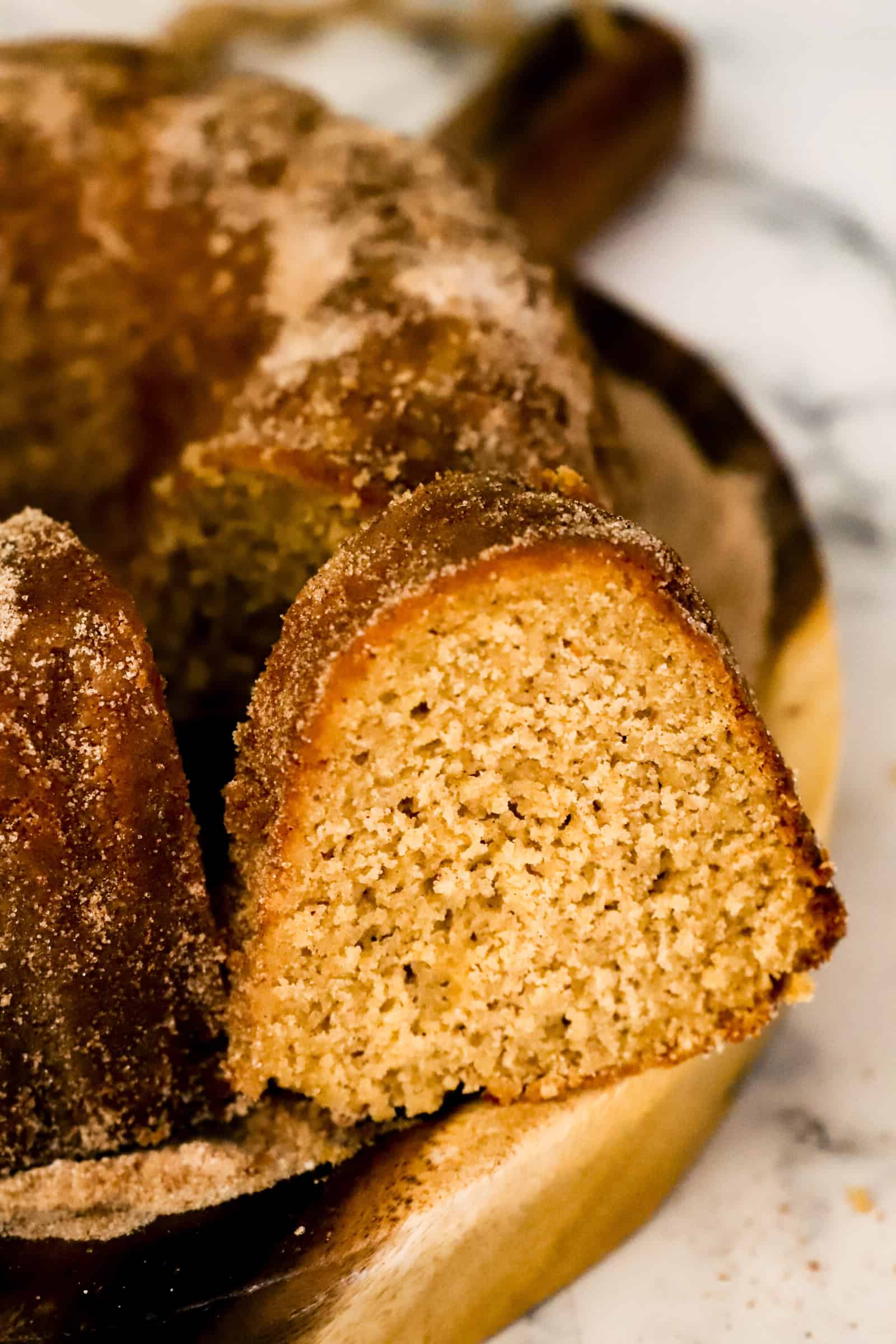 apple cider donut bundt cake crumbshot
