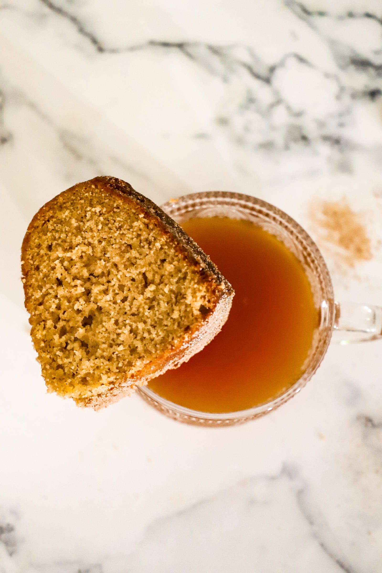 apple cider and apple cider donut bundt cake slice